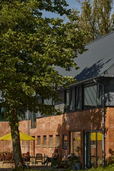 Stahlgedecktes Dach am Ufer des Mossø, Alkenvej 45, 8660 Skanderborg, Dänemark